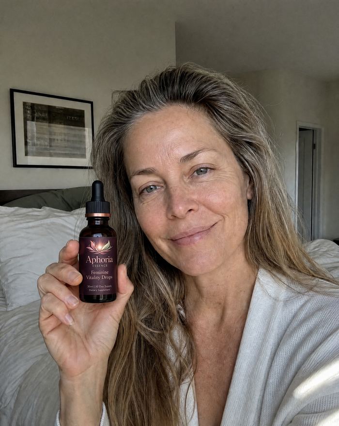 Aphoria Essence customer using the drops